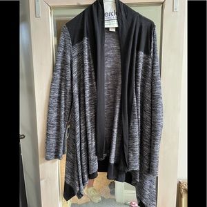 3/$15 Women’s long cardigan sweater medium